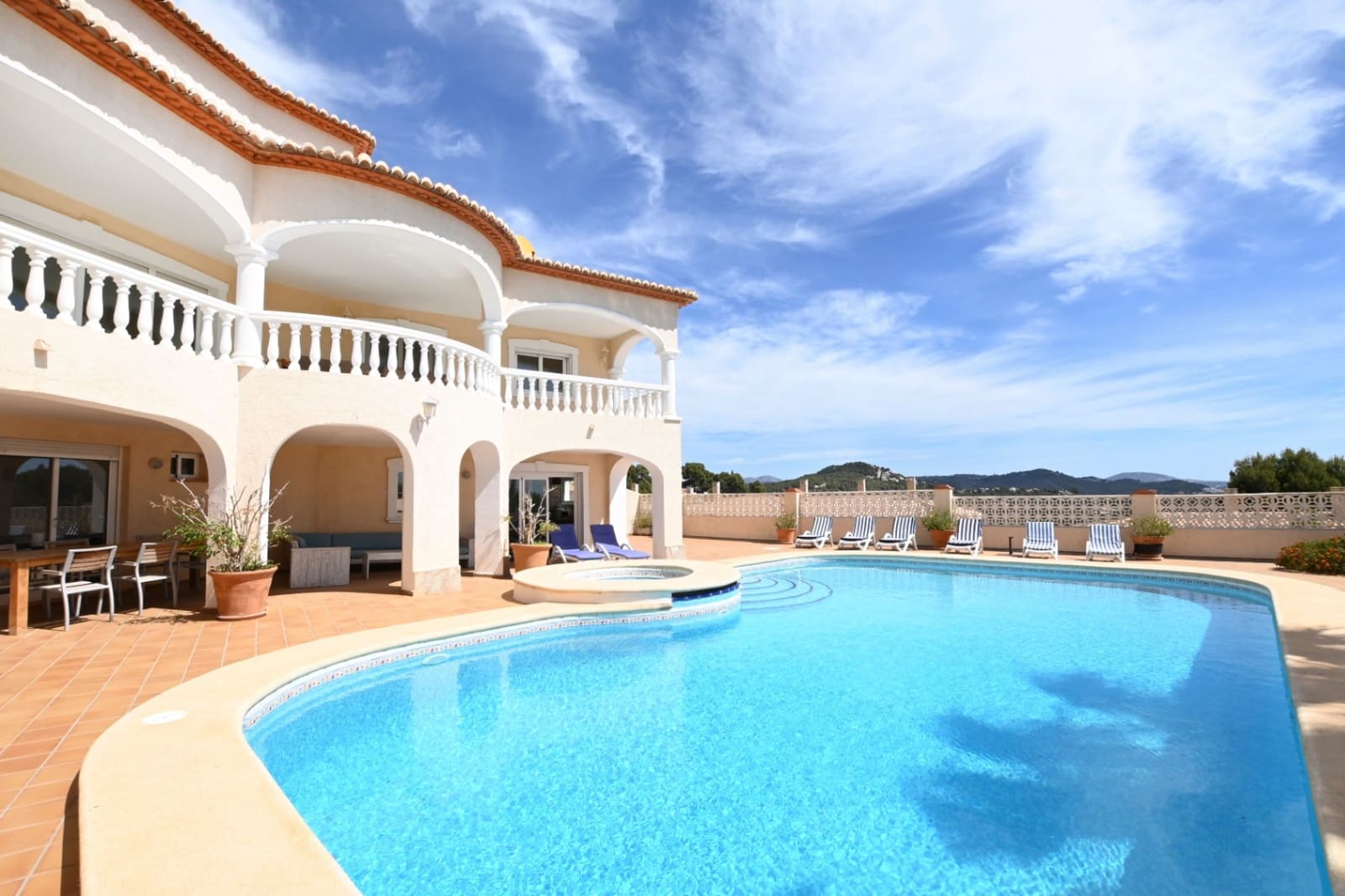 6 Zimmer Villa zu verkaufen in Calpe / Calp - 855.000 € (Ref: 9496871)