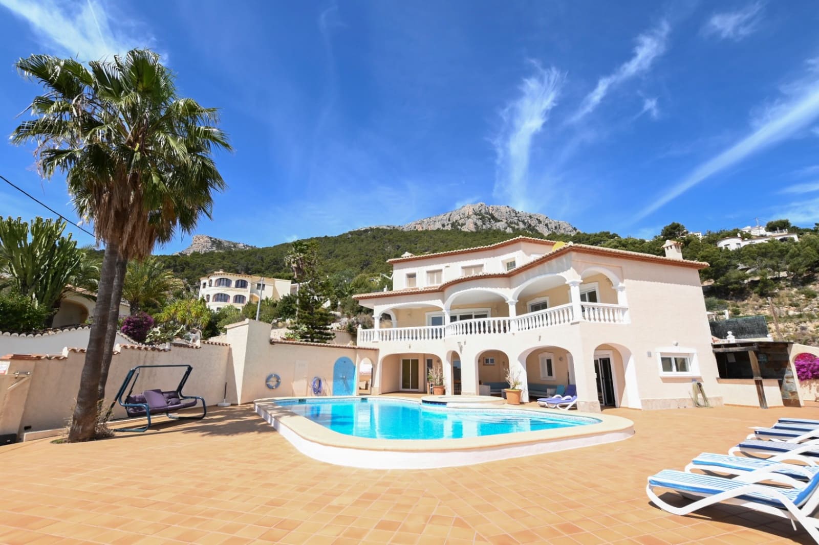 6 Zimmer Villa zu verkaufen in Calpe / Calp - 855.000 € (Ref: 9496871)