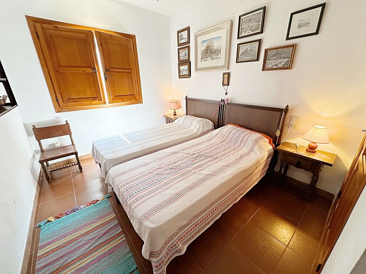 4 bedroom Villa for sale in Calpe / Calp with pool garage - € 710,000 (Ref: 9496874)