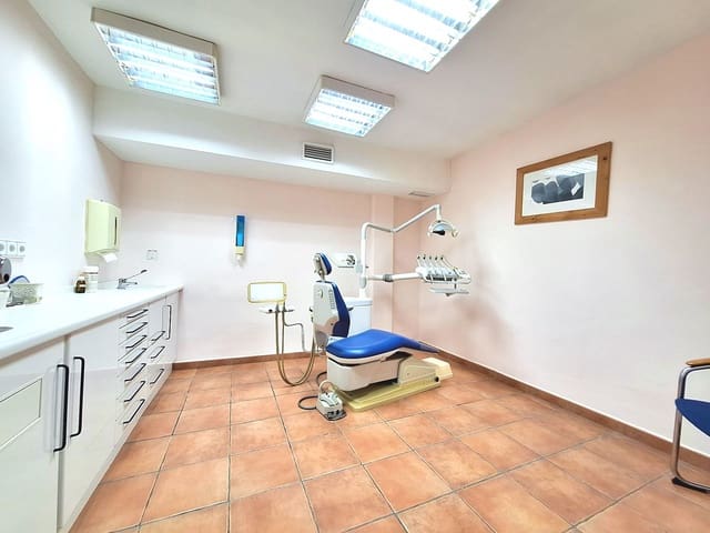 Commercieel te koop in Pueblo, Calpe / Calp - € 180.000 (Ref: 9496878)