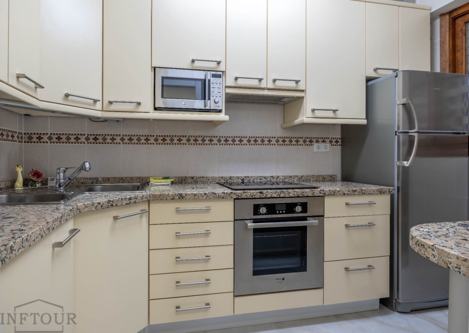 3 Zimmer Apartment zu verkaufen in Calpe / Calp mit Pool - 350.000 € (Ref: 9518463)