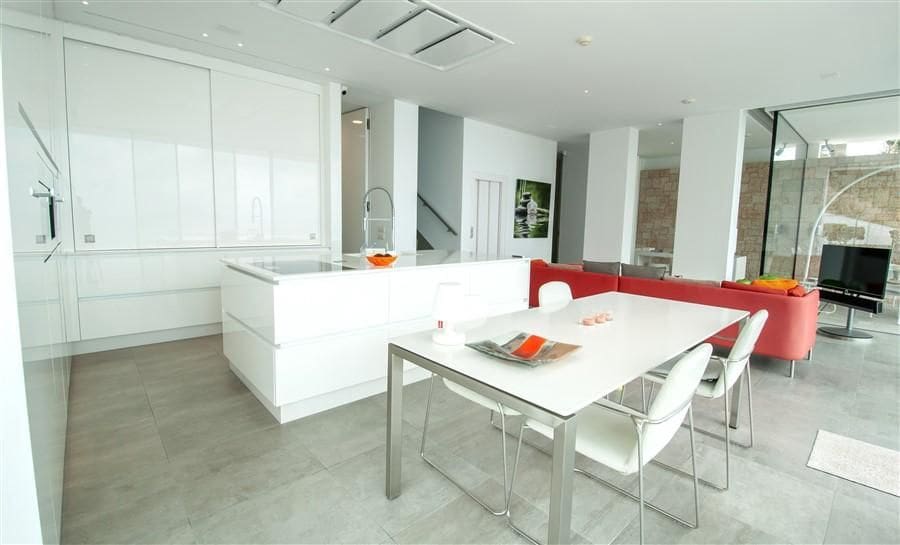 3 soveværelse Villa til salg i Calpe / Calp med swimmingpool - € 2.980.000 (Ref: 9536650)