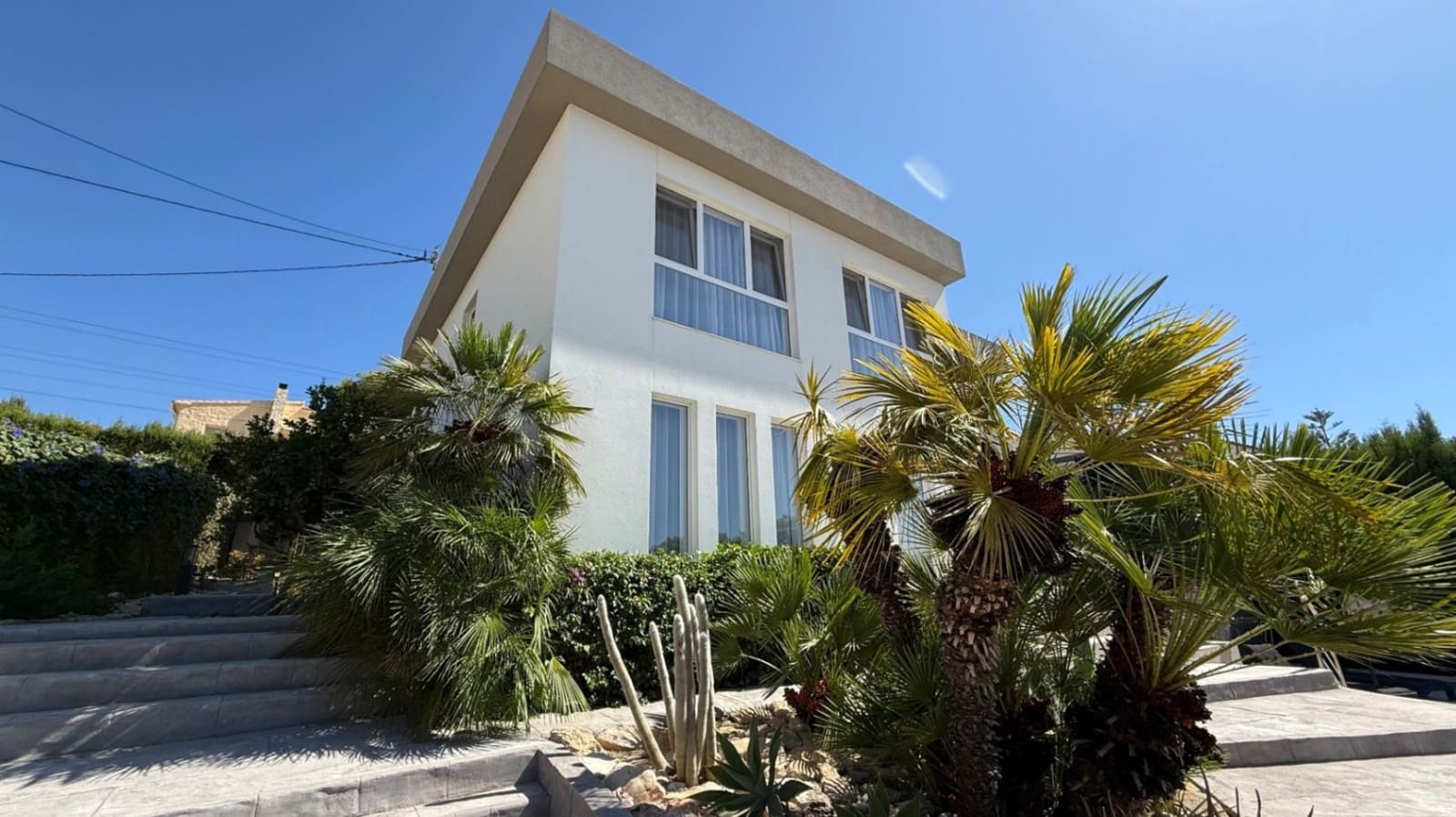 4 soveværelse Villa til salg i Calpe / Calp med swimmingpool - € 1.090.000 (Ref: 9560919)