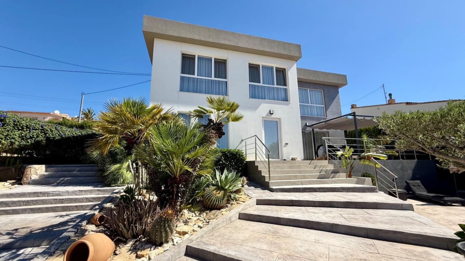 4 soveværelse Villa til salg i Calpe / Calp med swimmingpool - € 1.090.000 (Ref: 9560919)