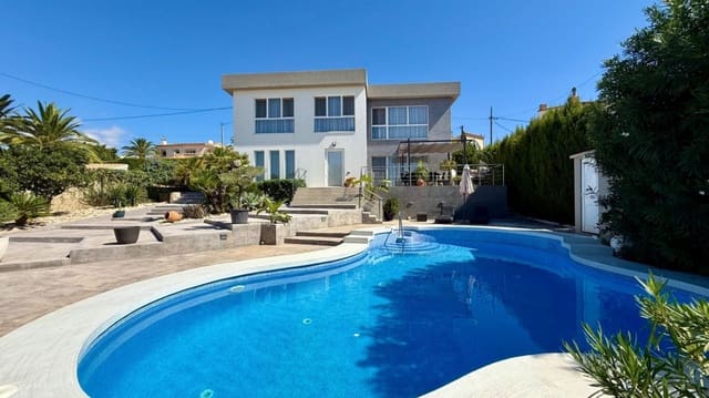 4 soveværelse Villa til salg i Pueblo, Calpe / Calp med swimmingpool - € 1.090.000 (Ref: 9560919)