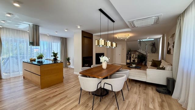 4 soveværelse Villa til salg i Pueblo, Calpe / Calp med swimmingpool - € 1.090.000 (Ref: 9560919)