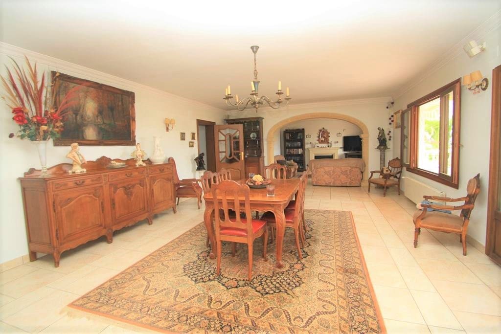 3 bedroom Villa for sale in Calpe / Calp with pool garage - € 650,000 (Ref: 9564334)
