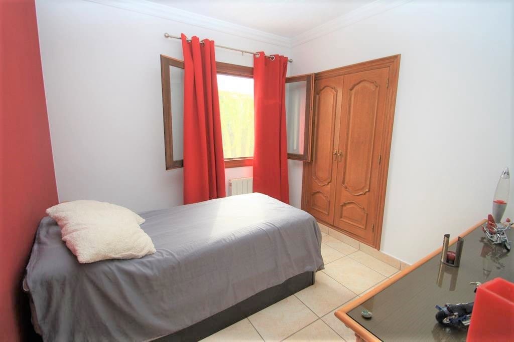 3 bedroom Villa for sale in Calpe / Calp with pool garage - € 650,000 (Ref: 9564334)