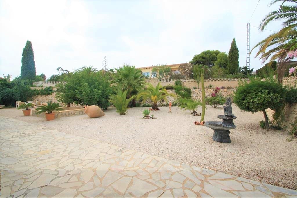 3 bedroom Villa for sale in Calpe / Calp with pool garage - € 650,000 (Ref: 9564334)