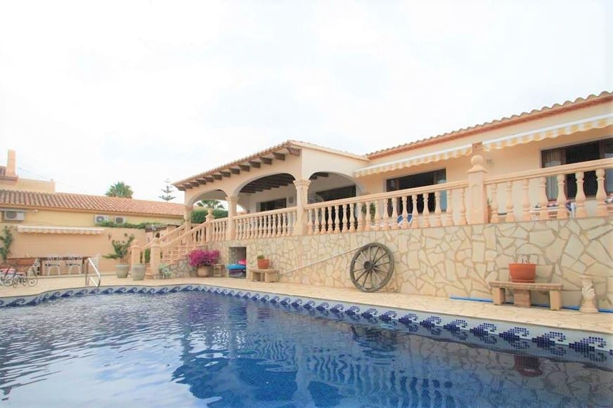 3 bedroom Villa for sale in Calpe / Calp with pool garage - € 650,000 (Ref: 9564334)