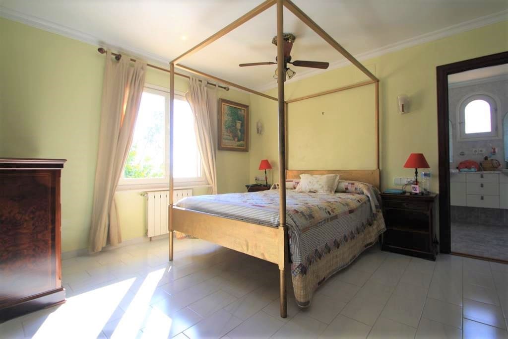 4 quarto Moradia para venda em Calpe / Calp com piscina - 950 000 € (Ref: 9564335)