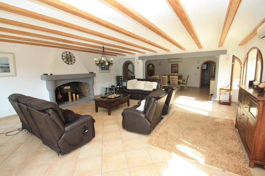 6 makuuhuone Huvila myytävänä paikassa Moraira mukana uima-altaan 
autotalli - 1 100 000 € (Ref: 9564337)