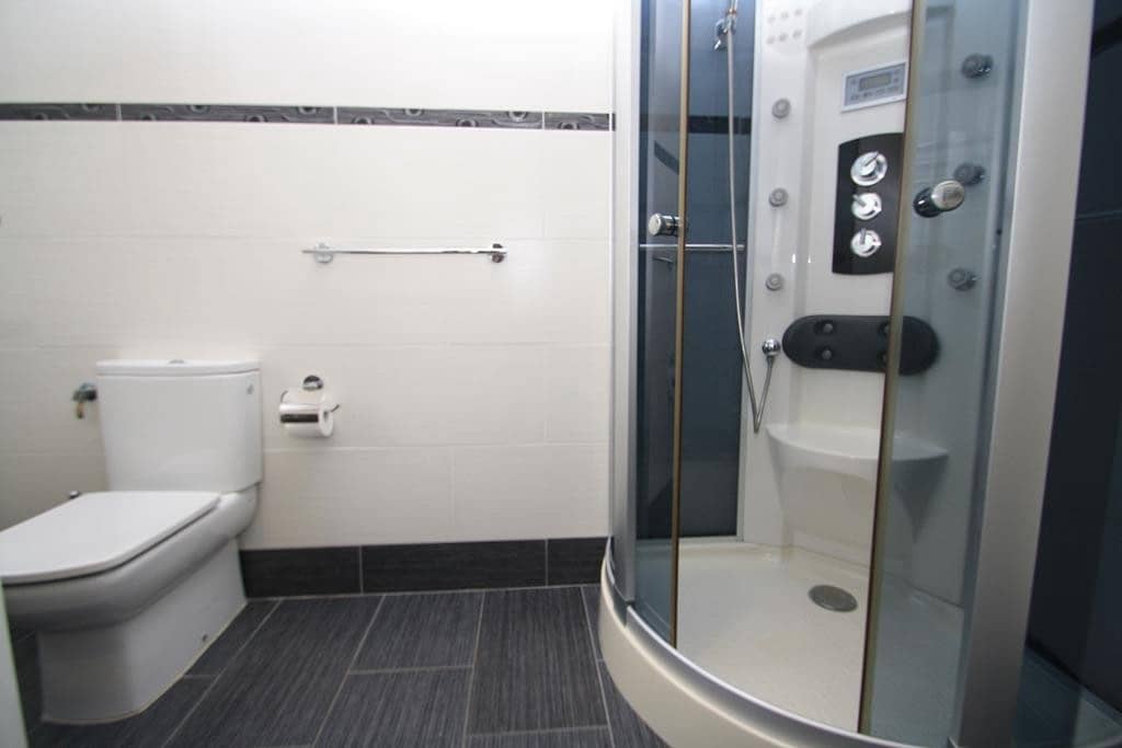 6 makuuhuone Huvila myytävänä paikassa Moraira mukana uima-altaan 
autotalli - 1 100 000 € (Ref: 9564337)