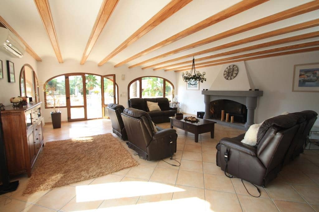 6 makuuhuone Huvila myytävänä paikassa Moraira mukana uima-altaan 
autotalli - 1 100 000 € (Ref: 9564337)