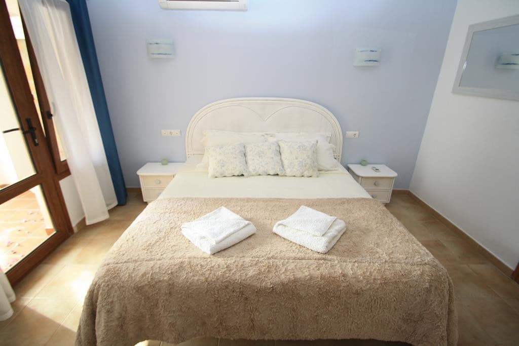 6 makuuhuone Huvila myytävänä paikassa Moraira mukana uima-altaan 
autotalli - 1 100 000 € (Ref: 9564337)