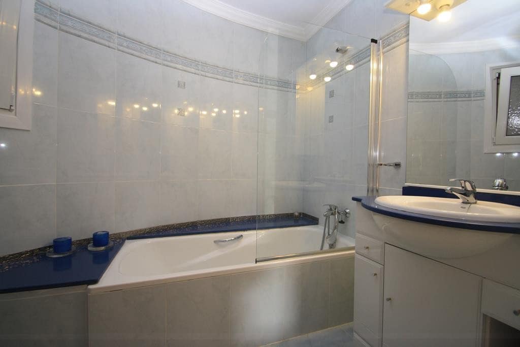 6 makuuhuone Huvila myytävänä paikassa Moraira mukana uima-altaan 
autotalli - 1 100 000 € (Ref: 9564337)