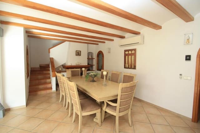 6 makuuhuone Huvila myytävänä paikassa Casco Urbano, Teulada-Moraira mukana uima-altaan 
autotalli - 1 100 000 € (Ref: 9564337)