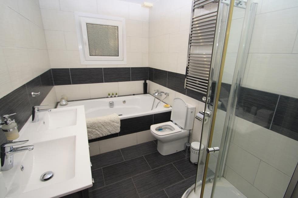 6 makuuhuone Huvila myytävänä paikassa Moraira mukana uima-altaan 
autotalli - 1 100 000 € (Ref: 9564337)