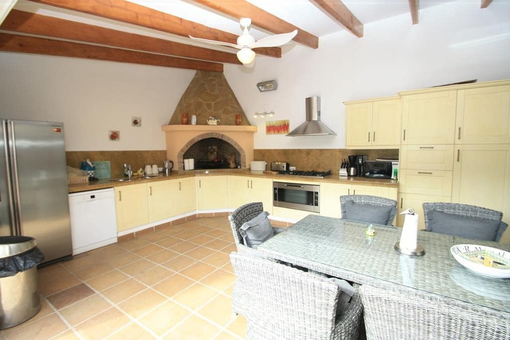 6 makuuhuone Huvila myytävänä paikassa Moraira mukana uima-altaan 
autotalli - 1 100 000 € (Ref: 9564337)