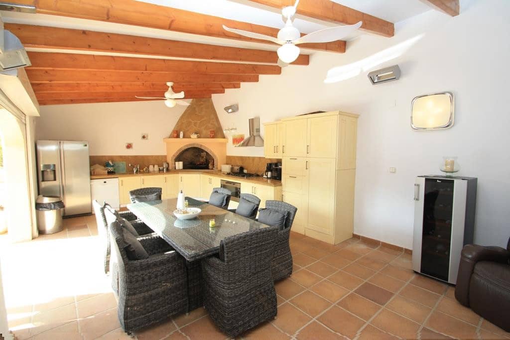 6 makuuhuone Huvila myytävänä paikassa Moraira mukana uima-altaan 
autotalli - 1 100 000 € (Ref: 9564337)