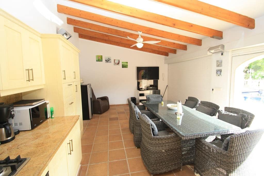 6 makuuhuone Huvila myytävänä paikassa Moraira mukana uima-altaan 
autotalli - 1 100 000 € (Ref: 9564337)