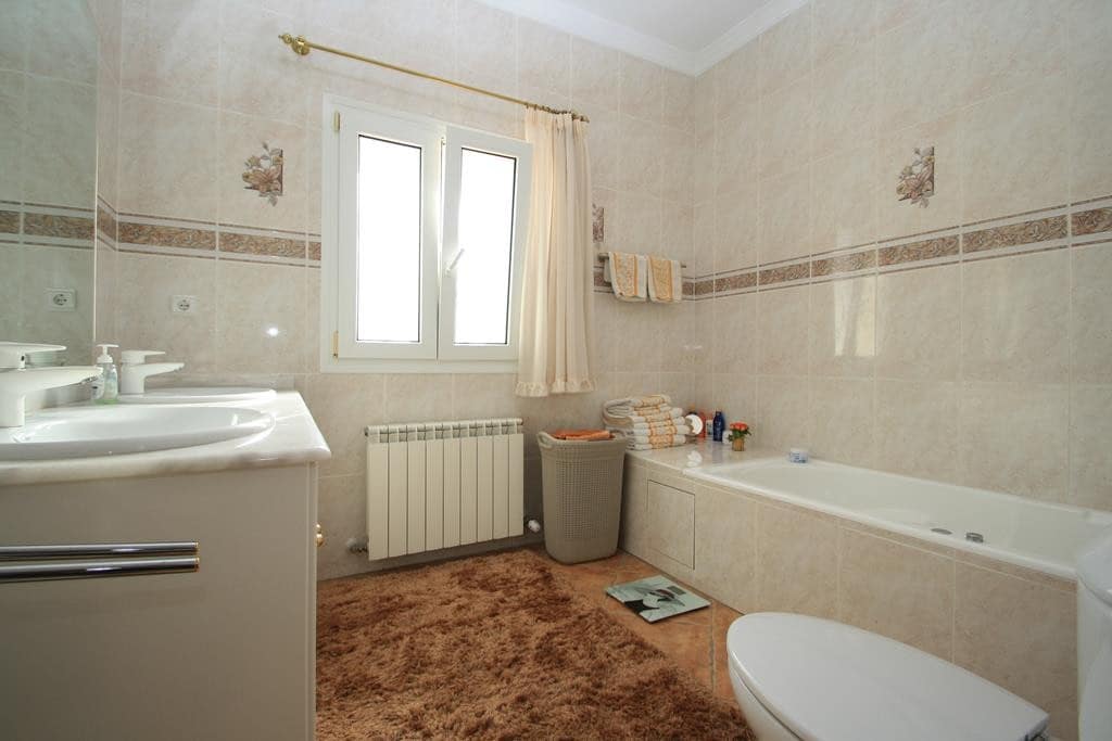 5 soverom Villa til salgs i Calpe / Calp med svømmebasseng garasje - € 1 500 000 (Ref: 9564340)