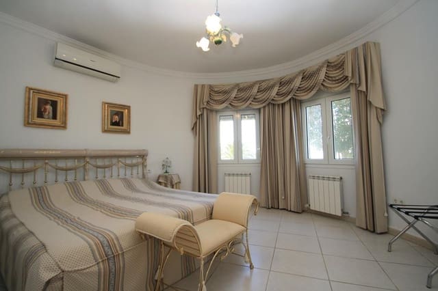 5 Zimmer Villa zu verkaufen in Oltamar - Cucarres, Calpe / Calp mit Pool Garage - 1.500.000 € (Ref: 9564340)