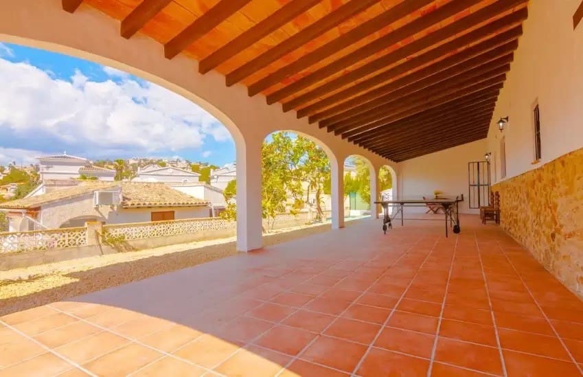 5 chambre Villa/Maison à vendre à Calpe / Calp avec piscine garage - 710 000 € (Ref: 9564347)