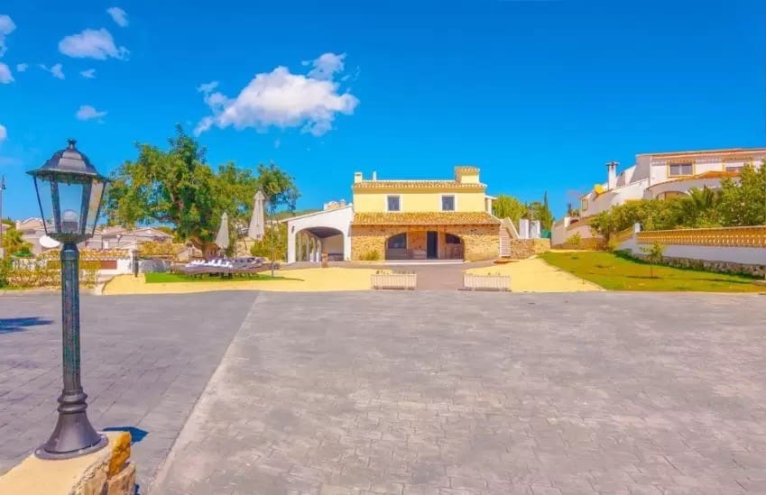 5 chambre Villa/Maison à vendre à Calpe / Calp avec piscine garage - 710 000 € (Ref: 9564347)