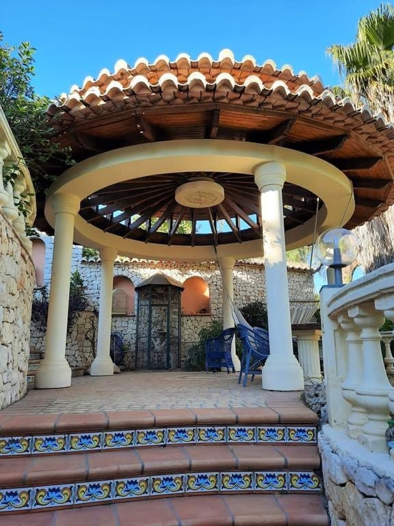 8 sypialnia Willa na sprzedaż w Benissa z basenem garażem - 795 000 € (Ref: 9590724)