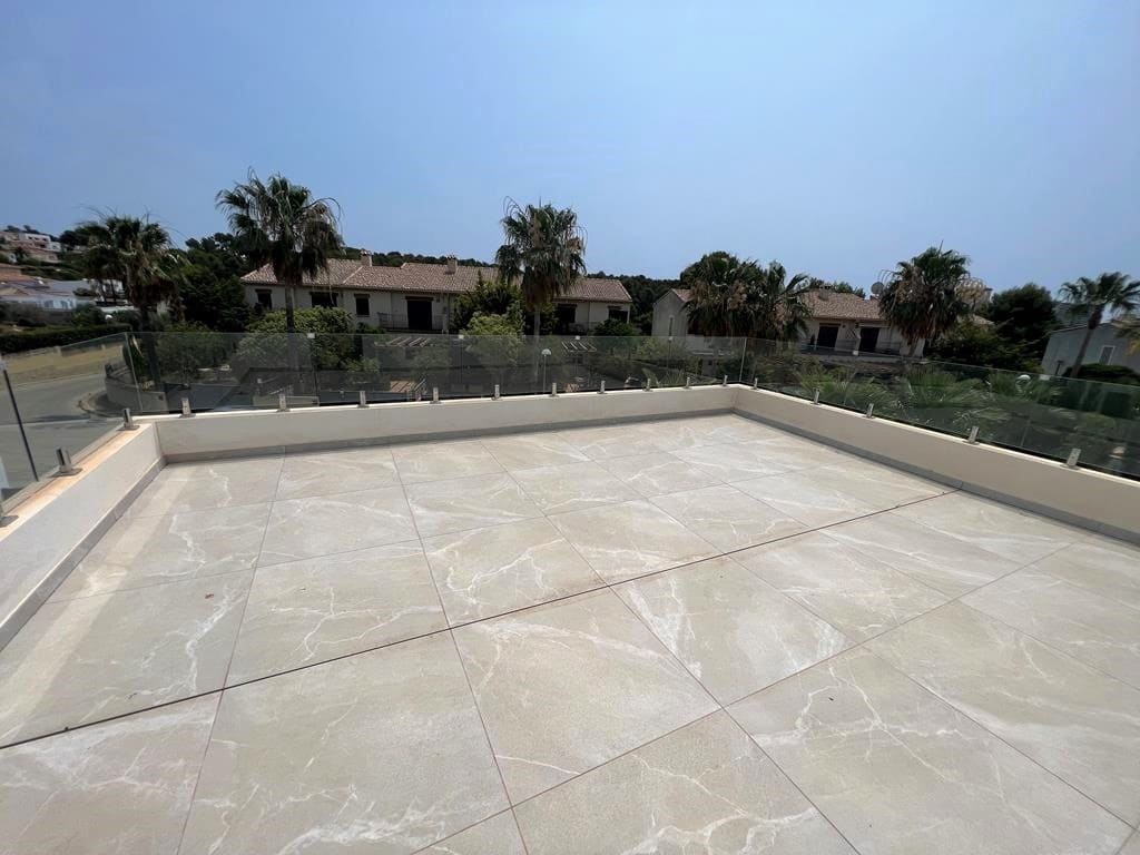 4 bedroom Villa for sale in Calpe / Calp with pool garage - € 1,125,000 (Ref: 9590725)