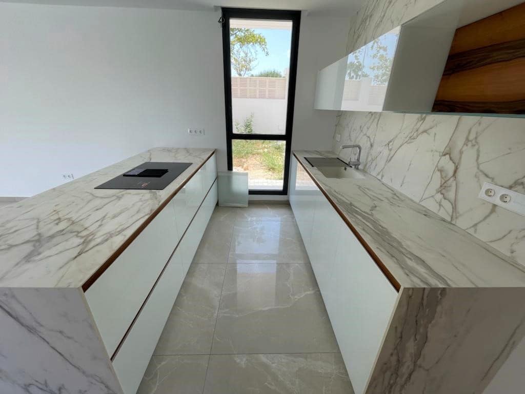4 bedroom Villa for sale in Calpe / Calp with pool garage - € 1,125,000 (Ref: 9590725)