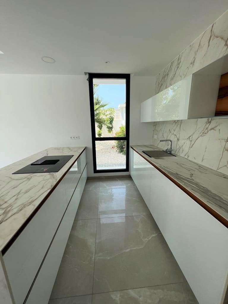 4 bedroom Villa for sale in Calpe / Calp with pool garage - € 1,125,000 (Ref: 9590725)