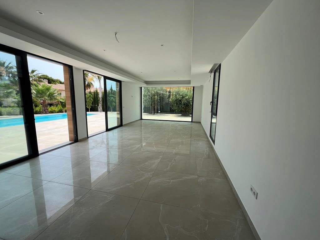 4 bedroom Villa for sale in Calpe / Calp with pool garage - € 1,125,000 (Ref: 9590725)