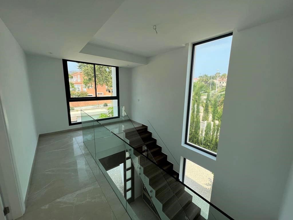 4 bedroom Villa for sale in Calpe / Calp with pool garage - € 1,125,000 (Ref: 9590725)