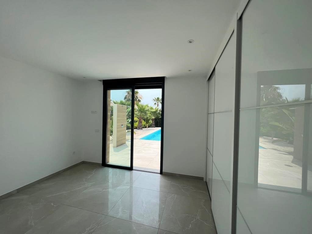 4 bedroom Villa for sale in Calpe / Calp with pool garage - € 1,125,000 (Ref: 9590725)