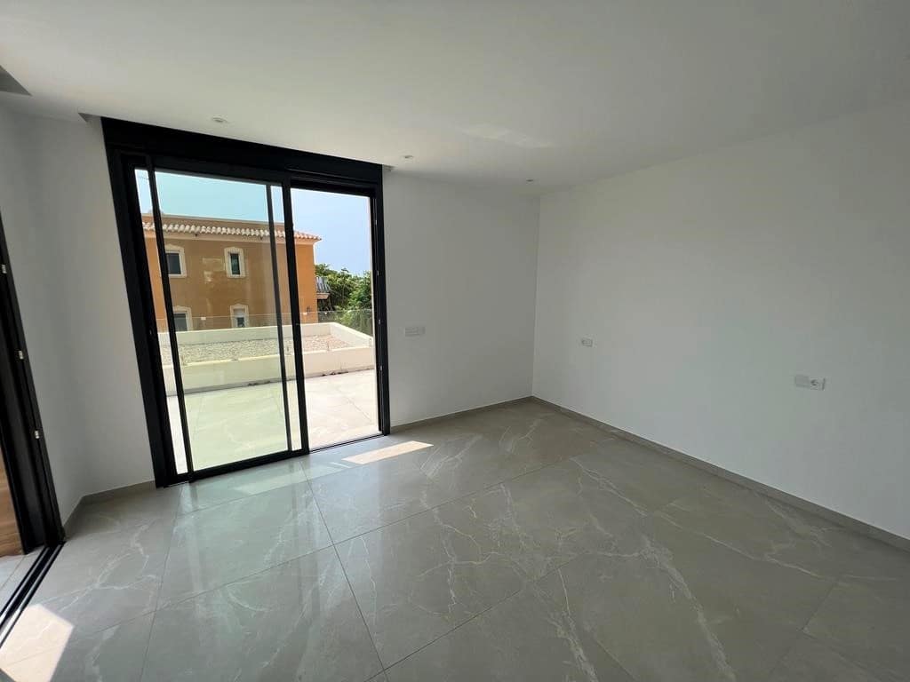 4 bedroom Villa for sale in Calpe / Calp with pool garage - € 1,125,000 (Ref: 9590725)