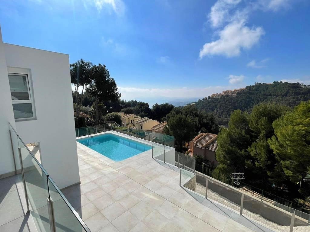 4 makuuhuone Huvila myytävänä paikassa Altea mukana uima-altaan 
autotalli - 1 290 000 € (Ref: 9594672)