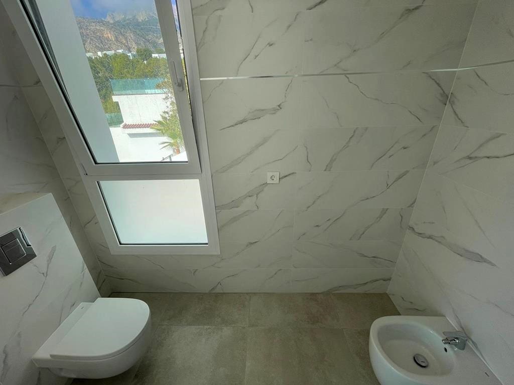 4 makuuhuone Huvila myytävänä paikassa Altea mukana uima-altaan 
autotalli - 1 290 000 € (Ref: 9594672)