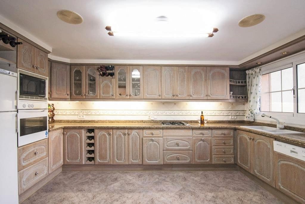 7 sypialnia Willa na sprzedaż w Benissa z basenem garażem - 1 295 000 € (Ref: 9594673)