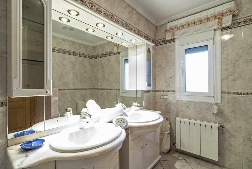 7 sypialnia Willa na sprzedaż w Benissa z basenem garażem - 1 295 000 € (Ref: 9594673)