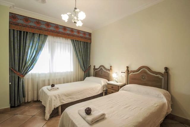 7 sypialnia Willa na sprzedaż w Benissa z basenem garażem - 1 295 000 € (Ref: 9594673)