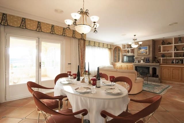 7 sypialnia Willa na sprzedaż w Benissa z basenem garażem - 1 295 000 € (Ref: 9594673)