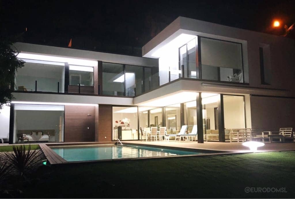 4 makuuhuone Huvila myytävänä paikassa Altea mukana uima-altaan 
autotalli - 2 000 000 € (Ref: 9594677)