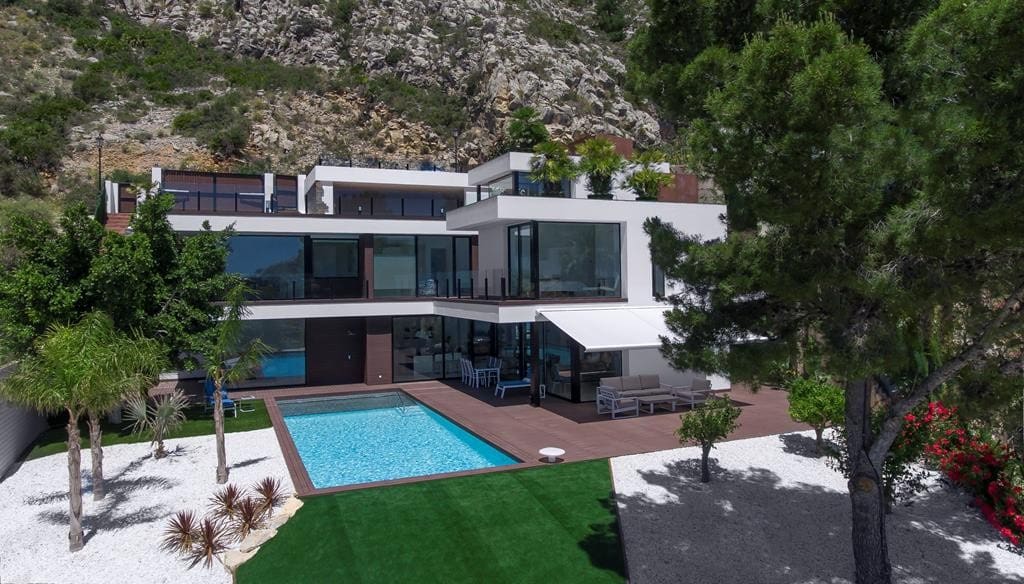 4 makuuhuone Huvila myytävänä paikassa Altea mukana uima-altaan 
autotalli - 2 000 000 € (Ref: 9594677)