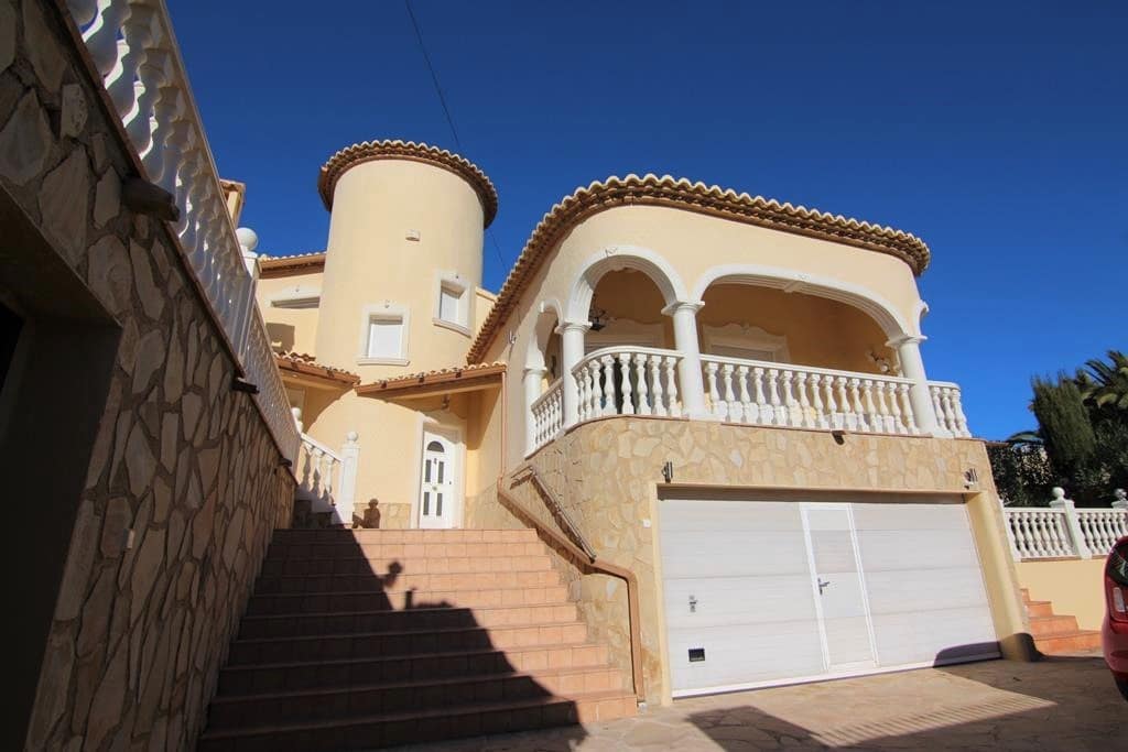 5 soverom Villa til salgs i Calpe / Calp med svømmebasseng garasje - € 749 000 (Ref: 9594678)