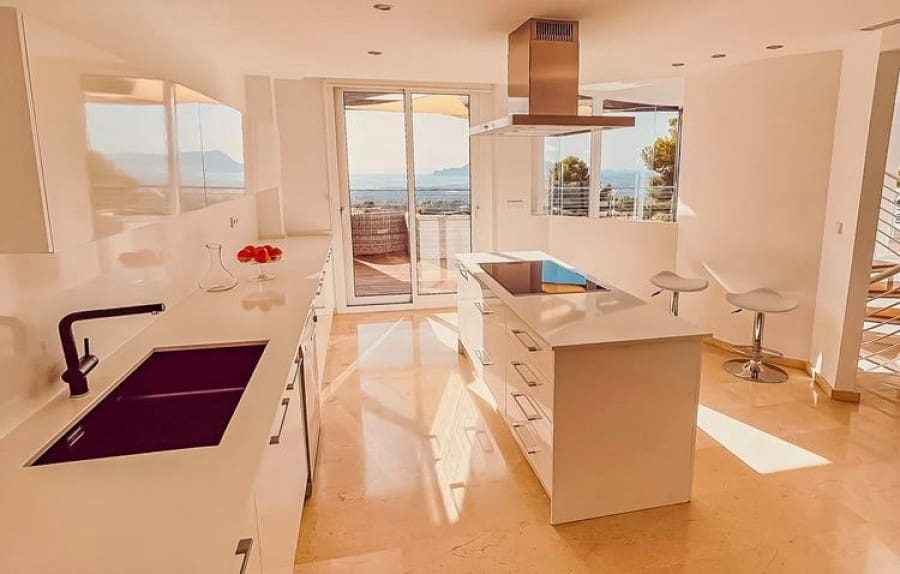 4 makuuhuone Huvila myytävänä paikassa Altea mukana uima-altaan 
autotalli - 1 166 500 € (Ref: 9594679)