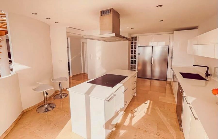 4 makuuhuone Huvila myytävänä paikassa Altea mukana uima-altaan 
autotalli - 1 166 500 € (Ref: 9594679)