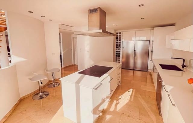 4 makuuhuone Huvila myytävänä paikassa Altea mukana uima-altaan 
autotalli - 1 166 500 € (Ref: 9594679)