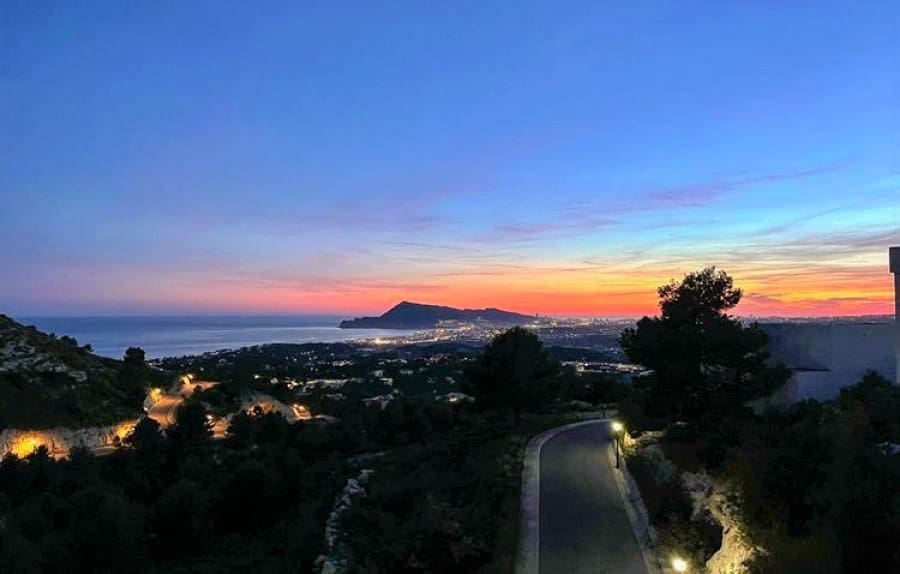 4 makuuhuone Huvila myytävänä paikassa Altea mukana uima-altaan 
autotalli - 1 166 500 € (Ref: 9594679)